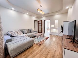 La Teatru - 2BD Apartment near Theatre and Old Town - Brasov - 3