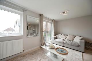 Waterside Holiday Lets 3 Bedroom Townhouse with Spa Tub - Portchester - 2