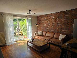 Stilvolles 2 Zi Apartment mit 65qm und Terrasse - Colonia - 0
