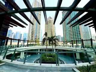 Bright & Serene Flat in the Marina, by Only Stays - Dubai - 5