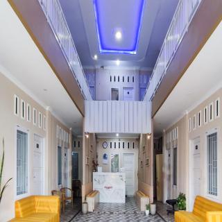 RedDoorz Syariah at Khalifi Guest House Padang - 6