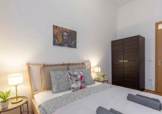 Central Gozsdu Apartment By Cavaland - Budapest - 3