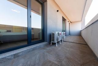 Vanda - Park-View Apartment with Private Balcony - Bucarest - 5