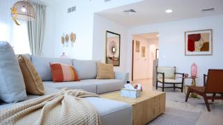 Elegant 2BR Golf View Oasis in Yas Island - Maids Room, Pool & Near Yas Mall - Yas Island - 7