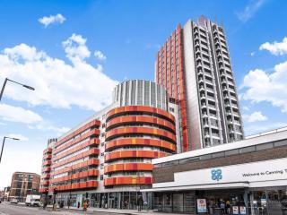 2 Bedroom Apartment Canning Town Newham ExCeL London with free Parking - Londra - 1