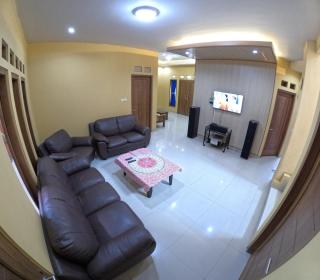 Griya Nakula Homestay Jogja - 0