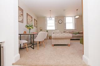 Apartment 11 Bluebridge with Free Parking - 7