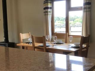 The Log Cabin, the perfect Country Break Away! - 2