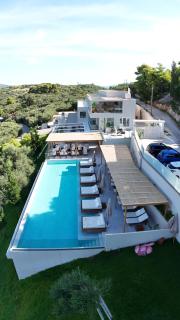 Myzith Luxury Suites - Keri - 2