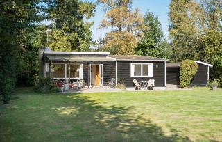 2 Bedroom Lovely Home In Dronningmølle - 0