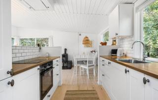 2 Bedroom Lovely Home In Dronningmølle - Dronningmølle - 5