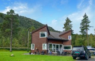 Beautiful Home In Skodje - Vatne - 0