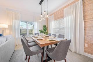 Last Minute Disney Getaway! Private Pool, Hot Tub & Games Room. Book Now! #87203 - Kissimmee - 3