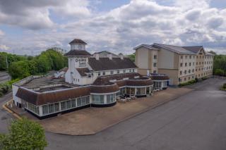 Best Western Premier Knowsley Suites Hotel & Spa - Knowsley - 8