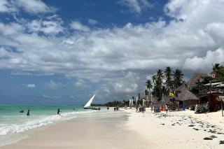 Stylish 2 Bedroom Apartment - 1 min walk to the Indian Ocean - Umbuji - 2