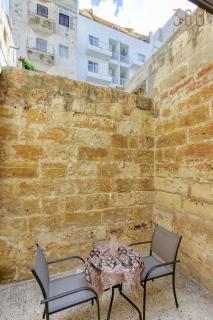 Authentic Townhouse with backyard in Sliema by 360 Estates - 2