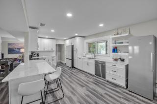Beautiful Lake View Retreat Drivable to Theme Parks home - 6