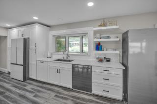 Beautiful Lake View Retreat Drivable to Theme Parks home - 4