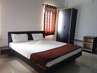Savanur Deluxe Lodge - Dāvangere - 1