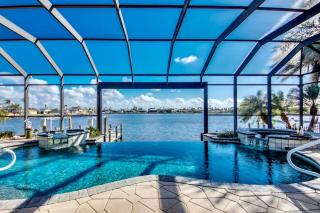 Villa Seascape by CoralVilla -on 8 Lakes, pool & spa - Cape Coral - 0