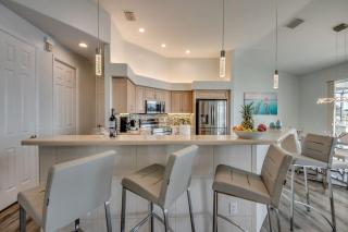 Villa Seascape by CoralVilla -on 8 Lakes, pool & spa - Cape Coral - 6