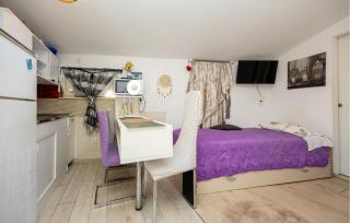 Awesome Apartment In Split With Wifi - 8