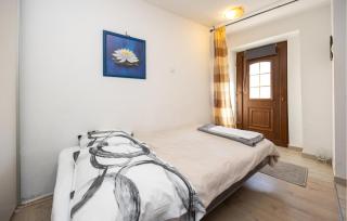 Awesome Apartment In Split With Wifi - 4