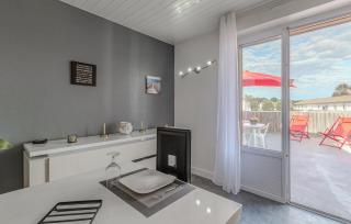 1 Bedroom Stunning Apartment In Médis - Médis - 4