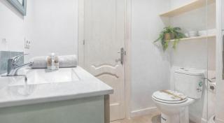 Flores Apartment-Coastal Refuge by the Beach - Estepona - 9