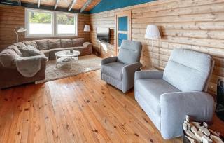 5 Bedroom Cozy Home In Hebnes - 7