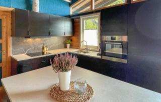 5 Bedroom Cozy Home In Hebnes - 5