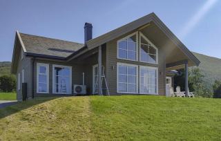 4 Bedroom Nice Home In Hildre - Hildre - 0