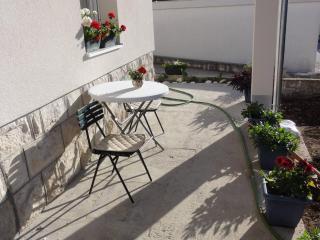 Apartments Cubela Beautiful Garden - Trogir - 3