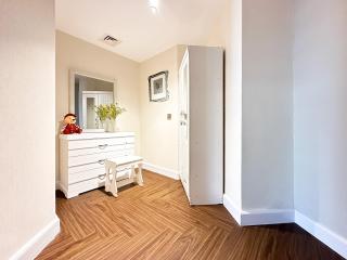 3-BDR Marina Gem w Stunning Yacht Bay Views - 2