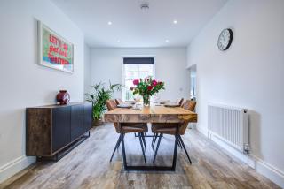 Luxury 2 Bed Apartment with Stunning Sea View Steps from Old Town and Dreamland - 8