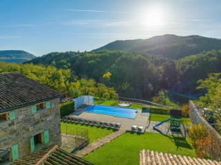 Villa Denis Village in Central Istria for 28 people pet friendly complex of 4 stone houses - Buzet - 3
