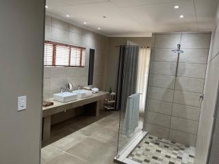 Mountain Dew Guest House - 2