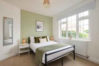 Long Stays-4Bed-2Bath-Parking-By FabAccommodation - Bristol - 4