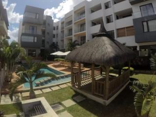 Deluxe Ocean View Penthouse with private Roof Deck - 8