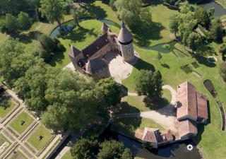 Romantic cottage in garden of Château de La Motte-Feuilly - - 7