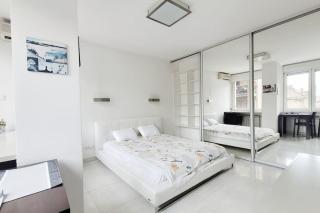 All you need is just around the corner - Belgrado - 0