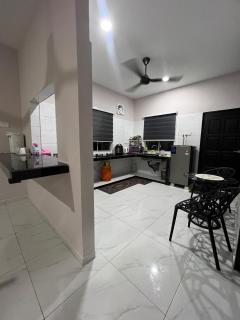 D'Nuha homestay Unit 2 Chenderong Balai Teluk Intan - 2