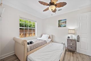 Family-Friendly Paradise near the Beach & Downtown - Cloud Lake - 5