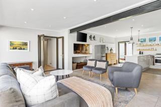 8 on Nivenia by Host Agents - Bettyʼs Bay - 8