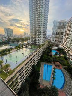 Luxury Bauhaus inspired apartment near Makati - Manila - 4