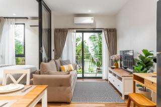 Title Halo Life in Yellow 40m2 King Bed Pool - 6