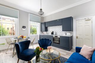 Central Flat-2Bed-Free Parking-By FabAccommodation - Bristol - 6