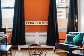 Spacious Birmingham City Apartment - Birmingham - 6