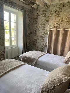 Farmhouse of Château de La Motte-Feuilly - - 4