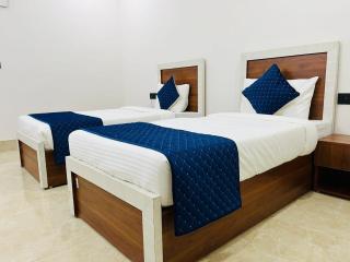 The UmRa Hotel - Gurgaon - 7